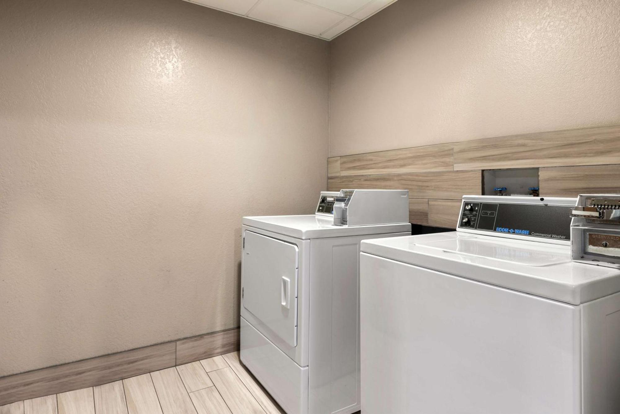 Surestay Plus Hotel By Best Western Tulsa East Zewnętrze zdjęcie
