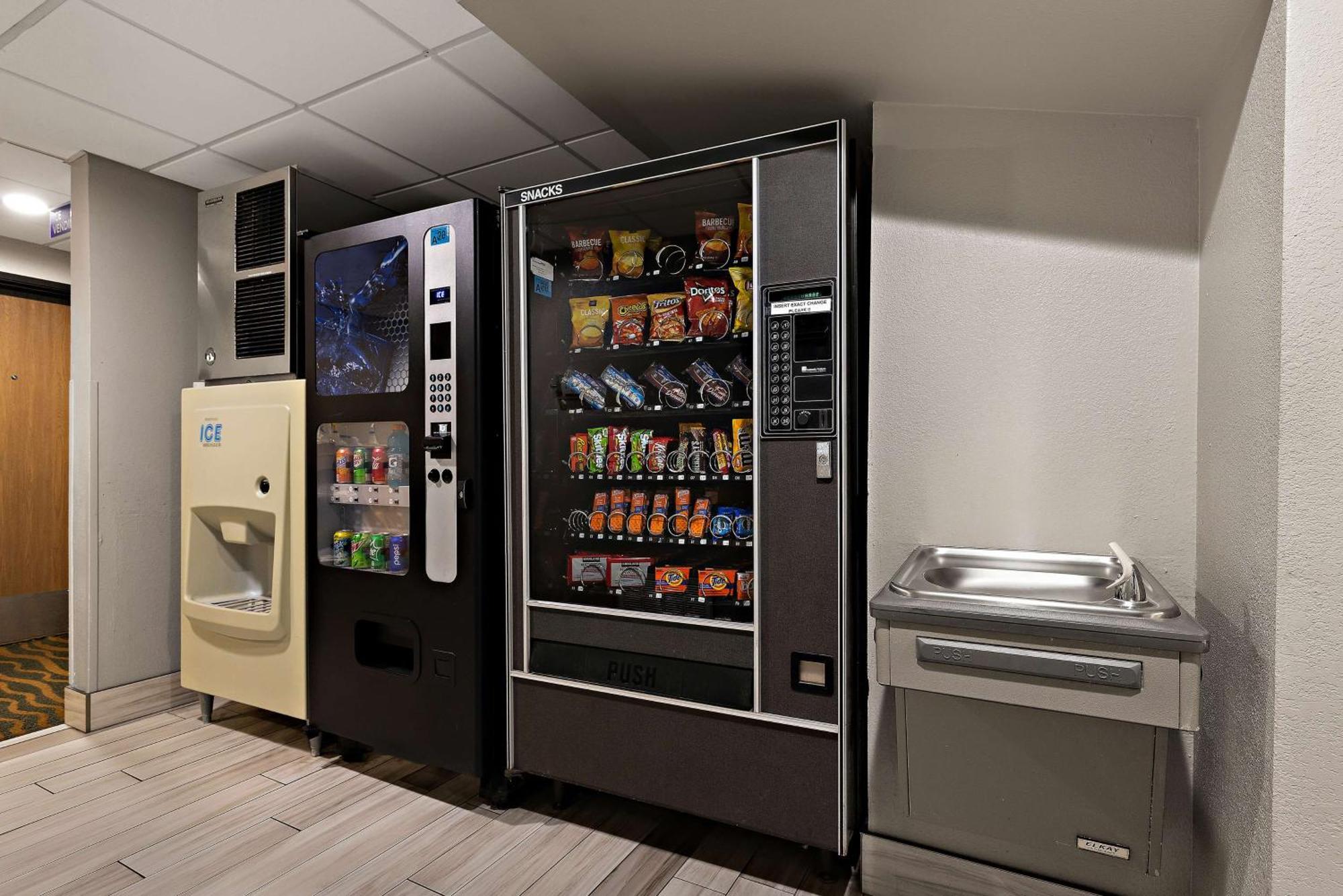 Surestay Plus Hotel By Best Western Tulsa East Zewnętrze zdjęcie