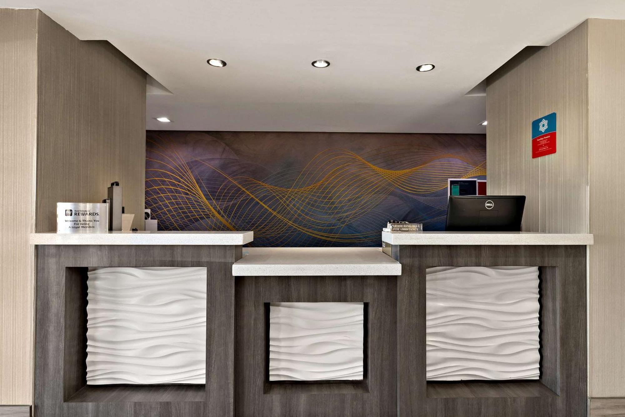 Surestay Plus Hotel By Best Western Tulsa East Zewnętrze zdjęcie
