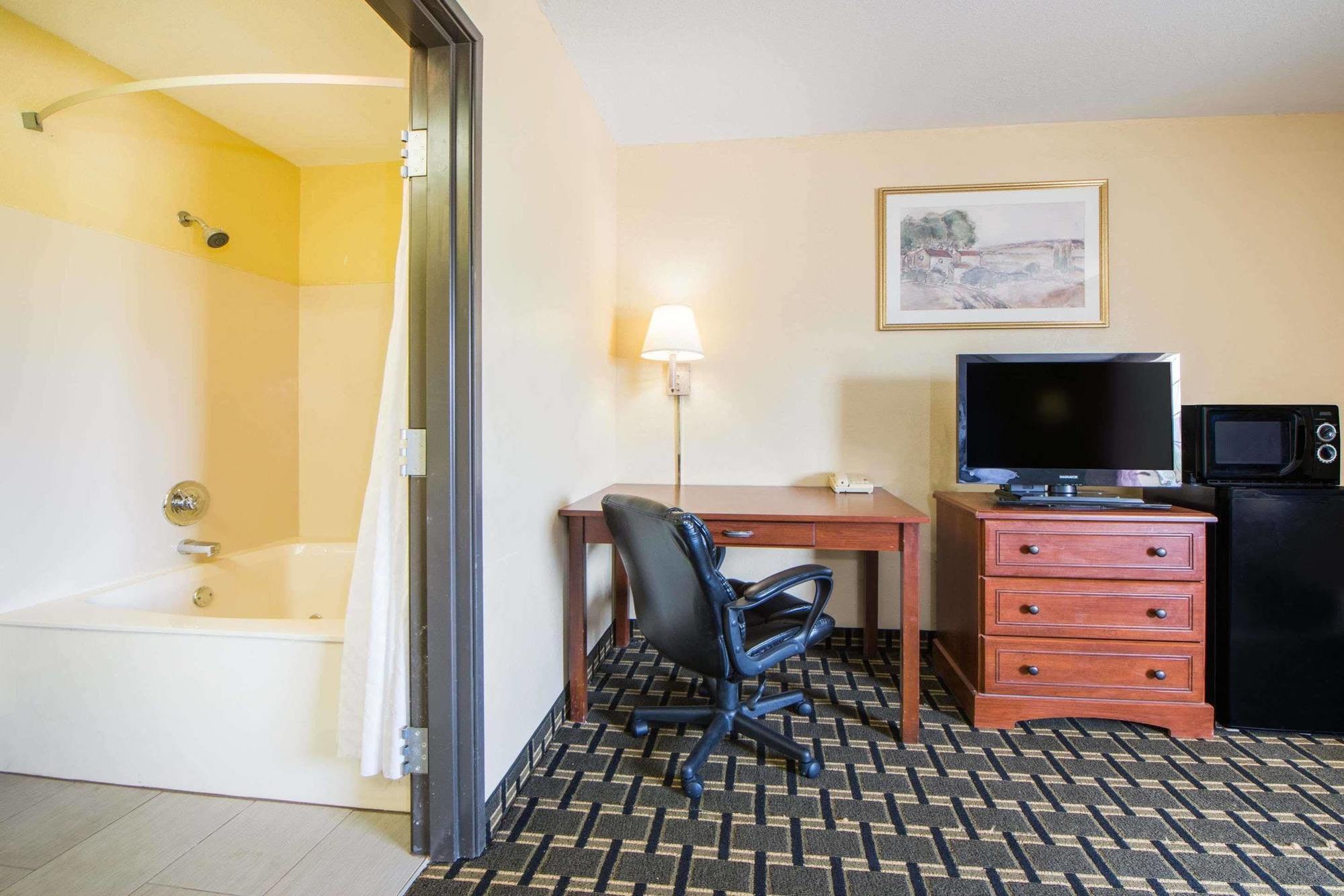 Surestay Plus Hotel By Best Western Tulsa East Zewnętrze zdjęcie