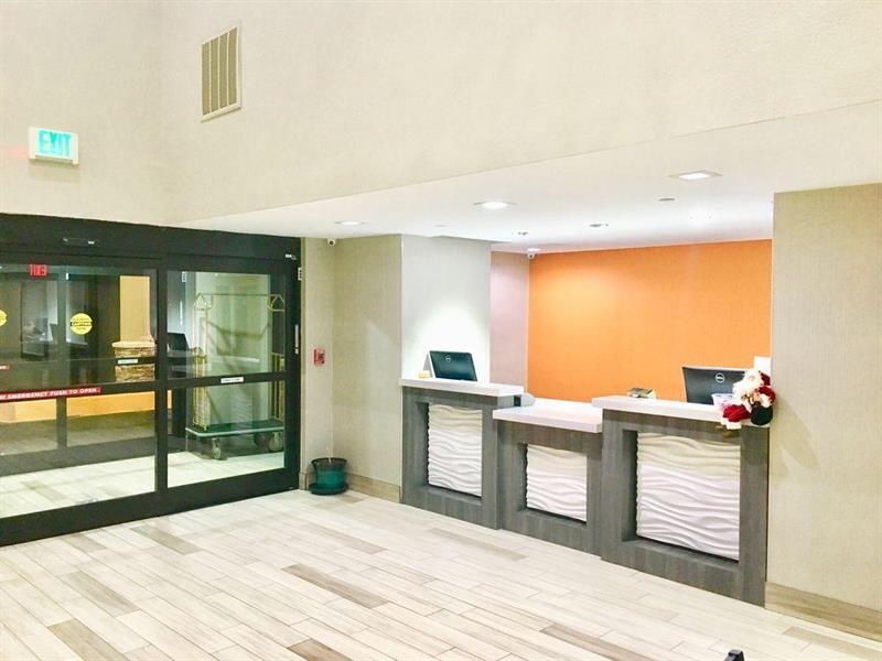 Surestay Plus Hotel By Best Western Tulsa East Zewnętrze zdjęcie