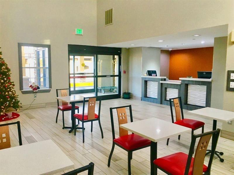 Surestay Plus Hotel By Best Western Tulsa East Zewnętrze zdjęcie